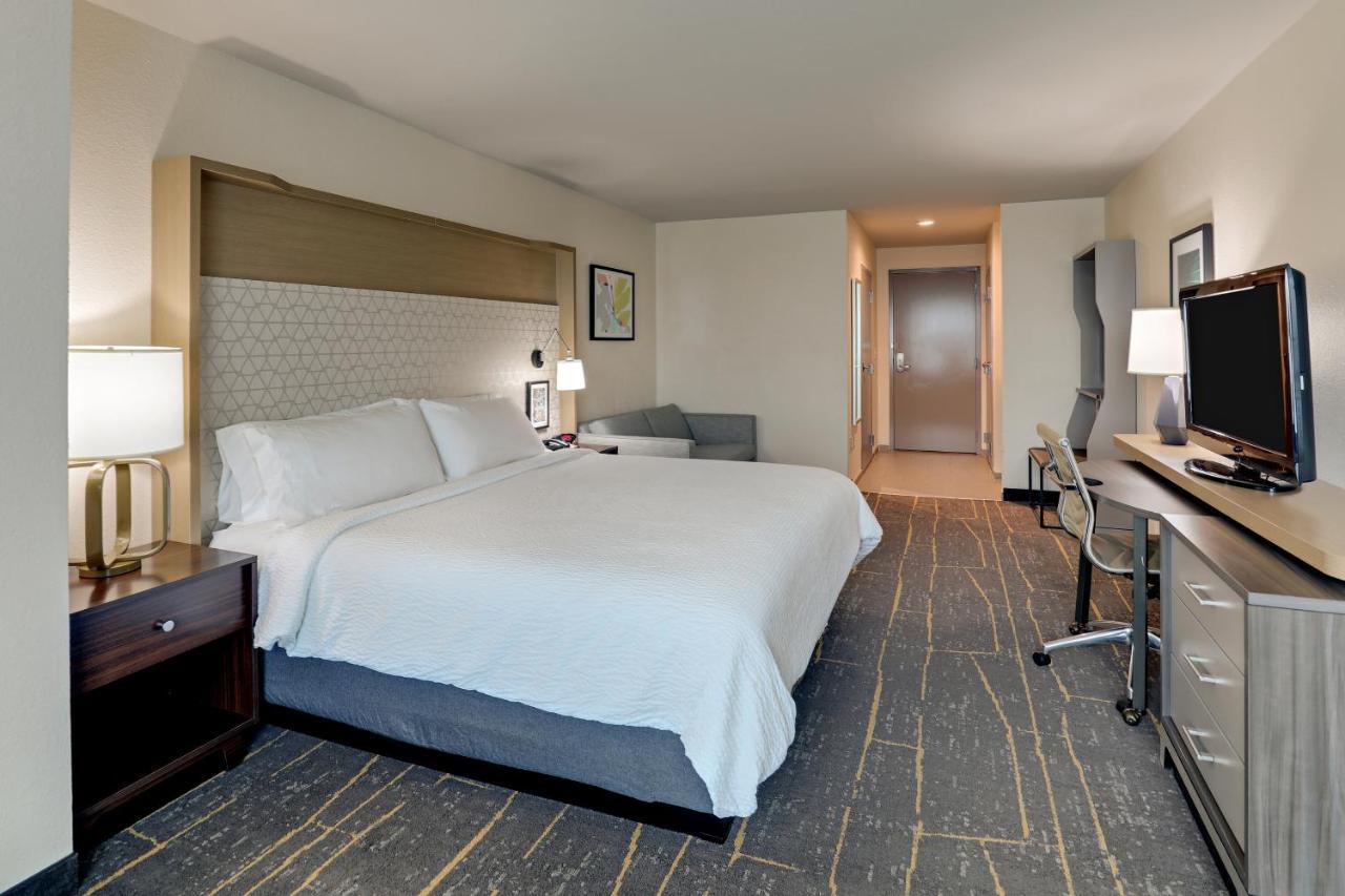 Airport By Ihg Hotel 3*