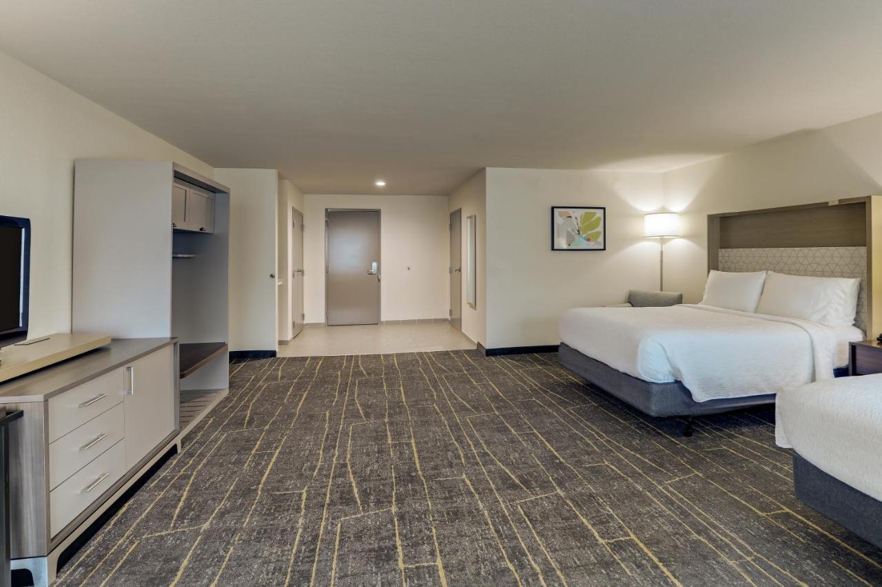 Hotel Airport By Ihg Mobile