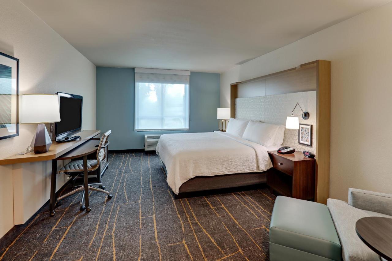 Hotel Airport By Ihg 3*